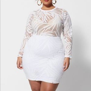 ***BEAUTIFUL FASHION TO FIGURE LACE DRESS***